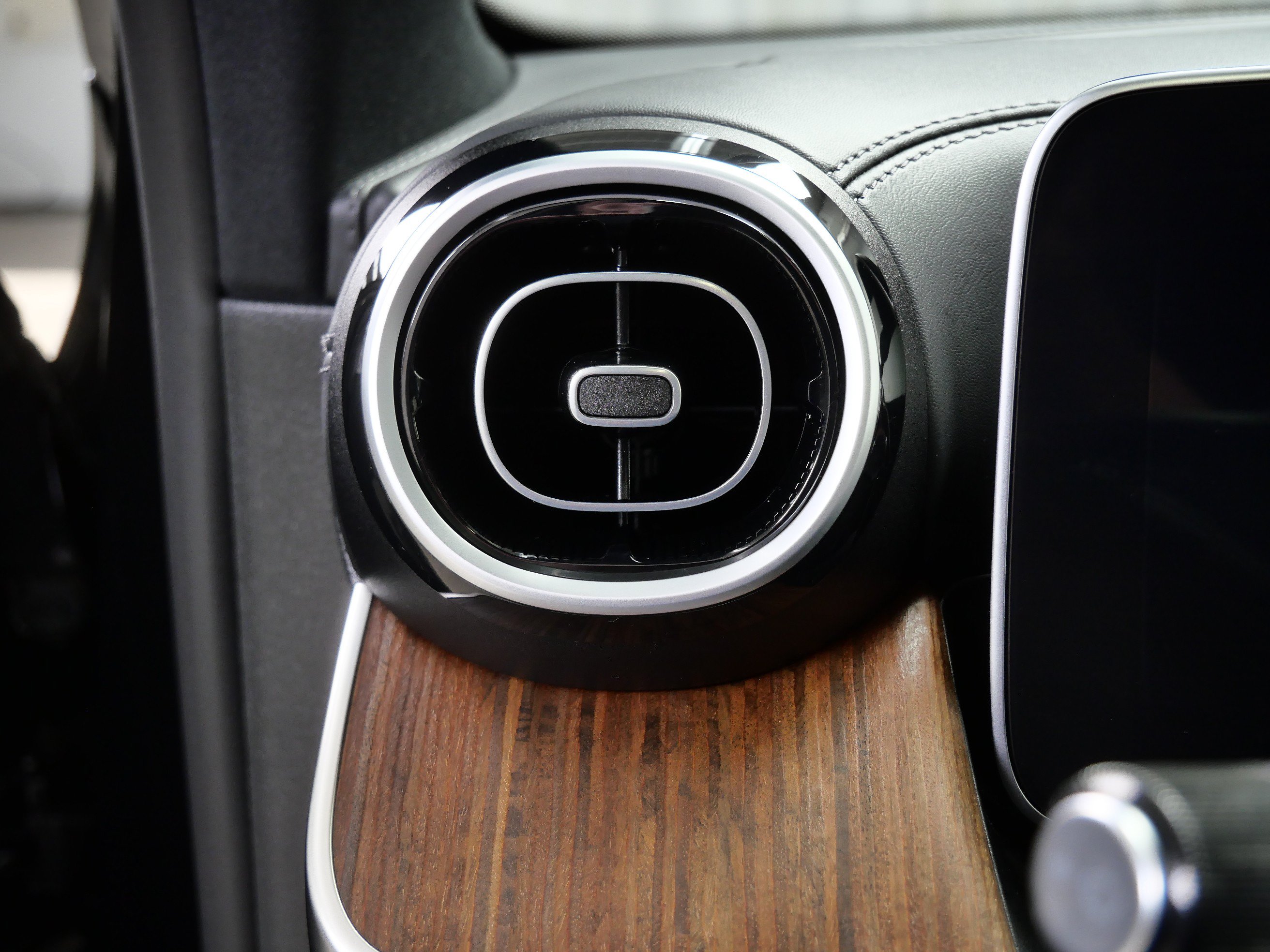 Certified 2023 Mercedes-Benz GLC 300 4MATIC image 25