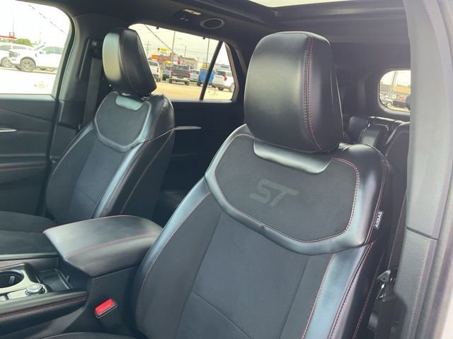 Used 2025 Ford Explorer ST AWD/4WD image 7