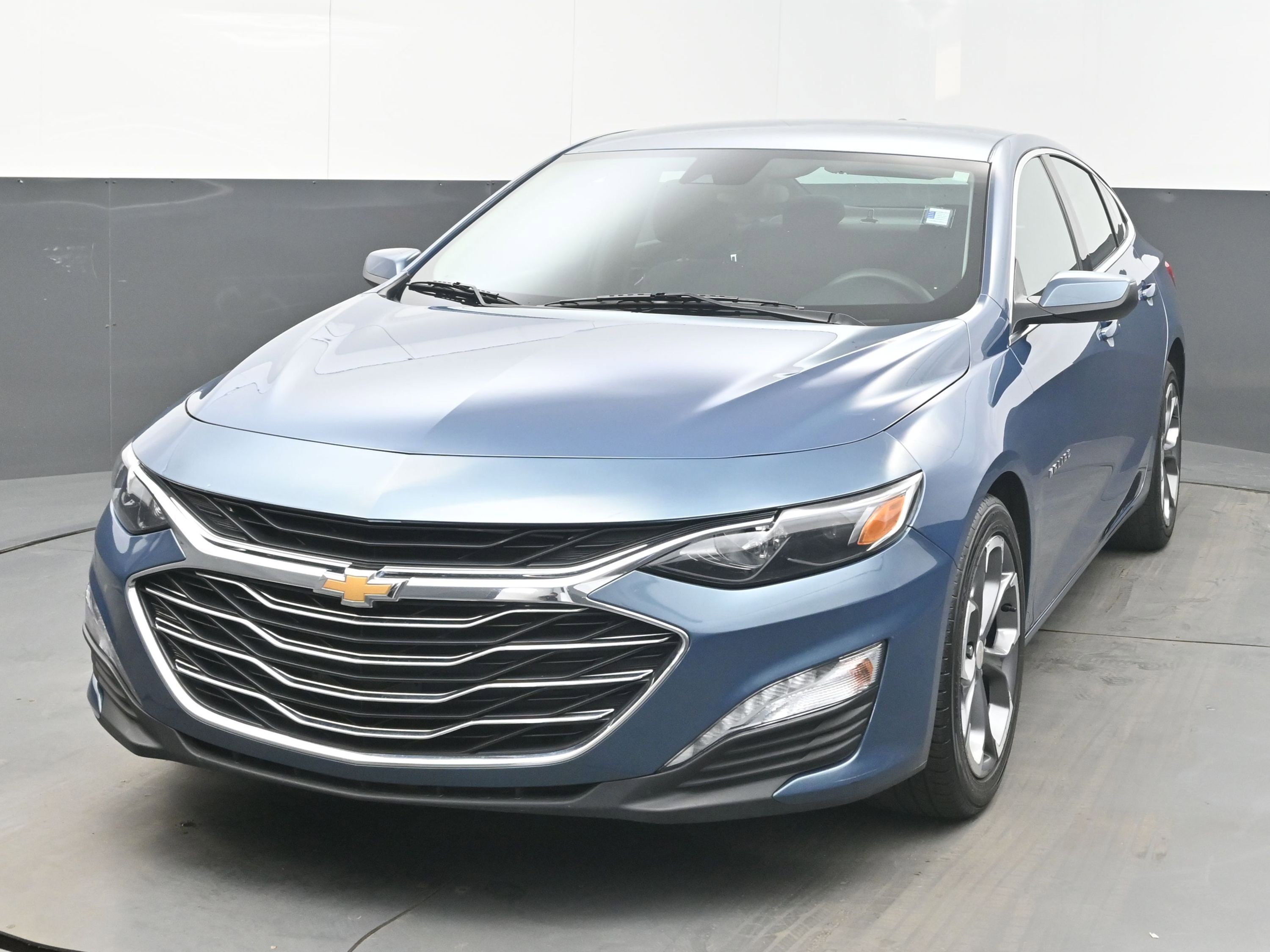Used 2024 Chevrolet Malibu LT FWD image 4