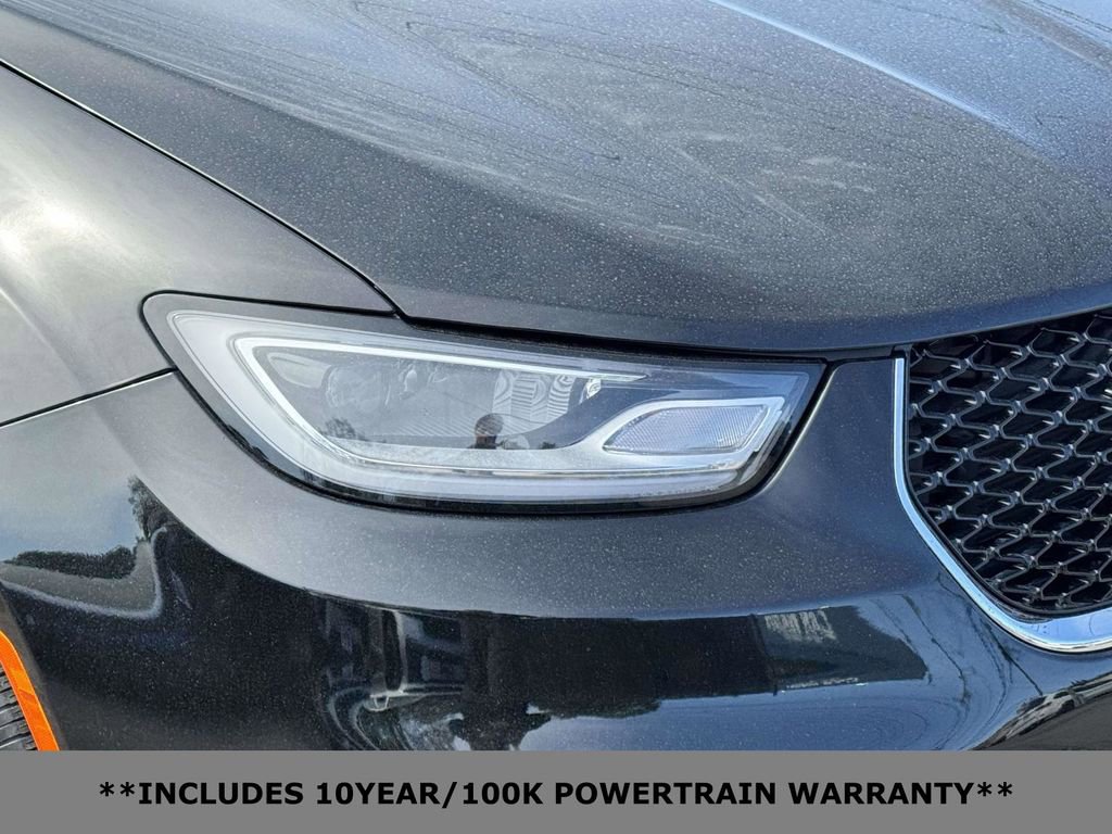 Used 2025 Chrysler Pacifica Select FWD image 7