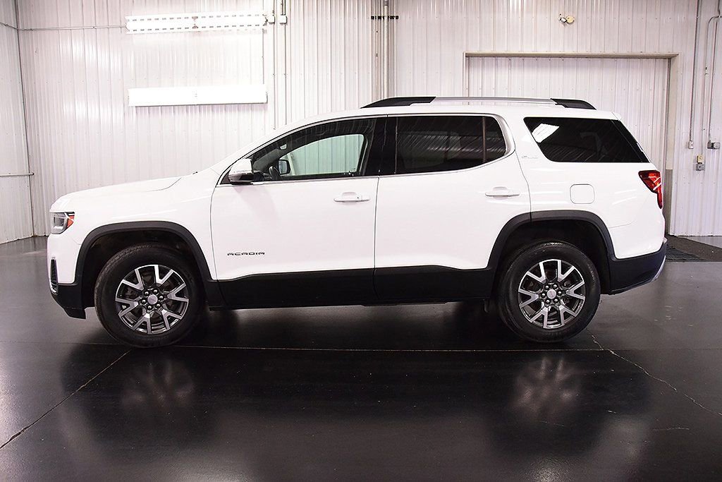 Used 2023 GMC Acadia SLE w/ Driver Convenience Package image 4