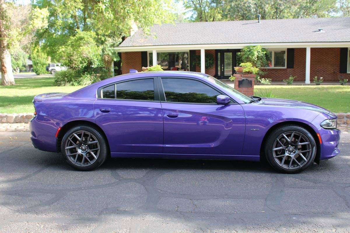 Used 2018 Dodge Charger R/T w/ Plus Group RWD image 3
