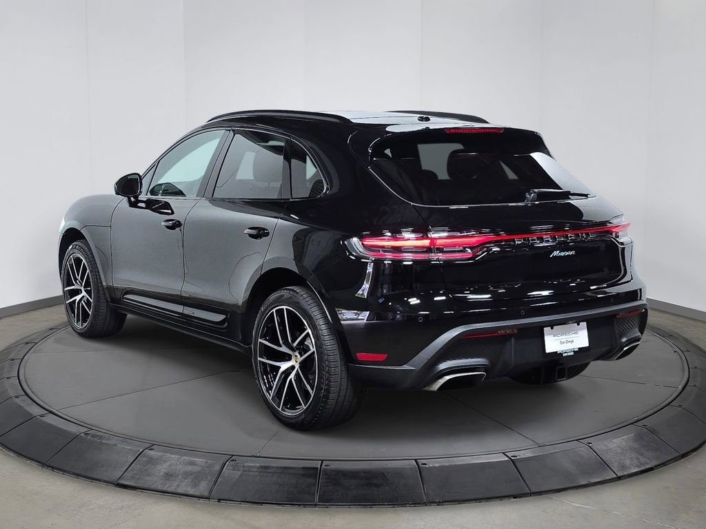 Used 2025 Porsche Macan image 3