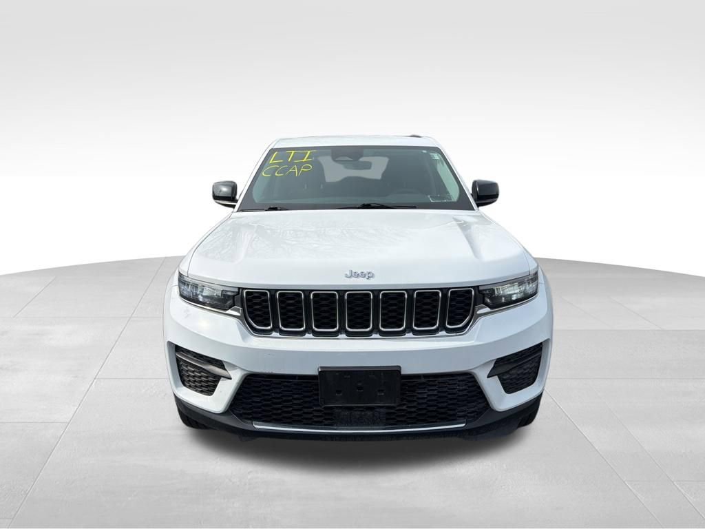Certified 2023 Jeep Grand Cherokee Laredo image 3