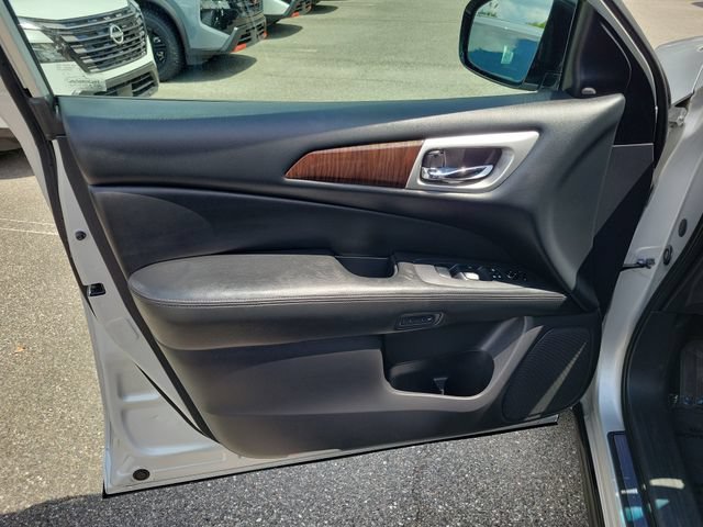 Used 2016 Nissan Pathfinder SL w/ SL Tech Package FWD image 15