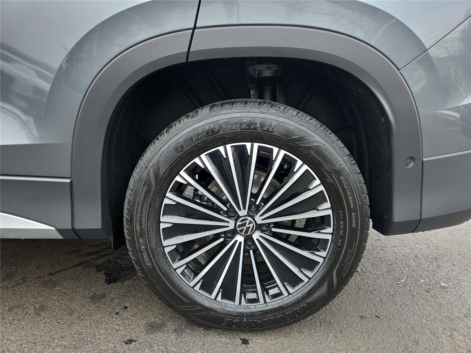 New 2026 Volkswagen Tiguan S AWD/4WD image 10