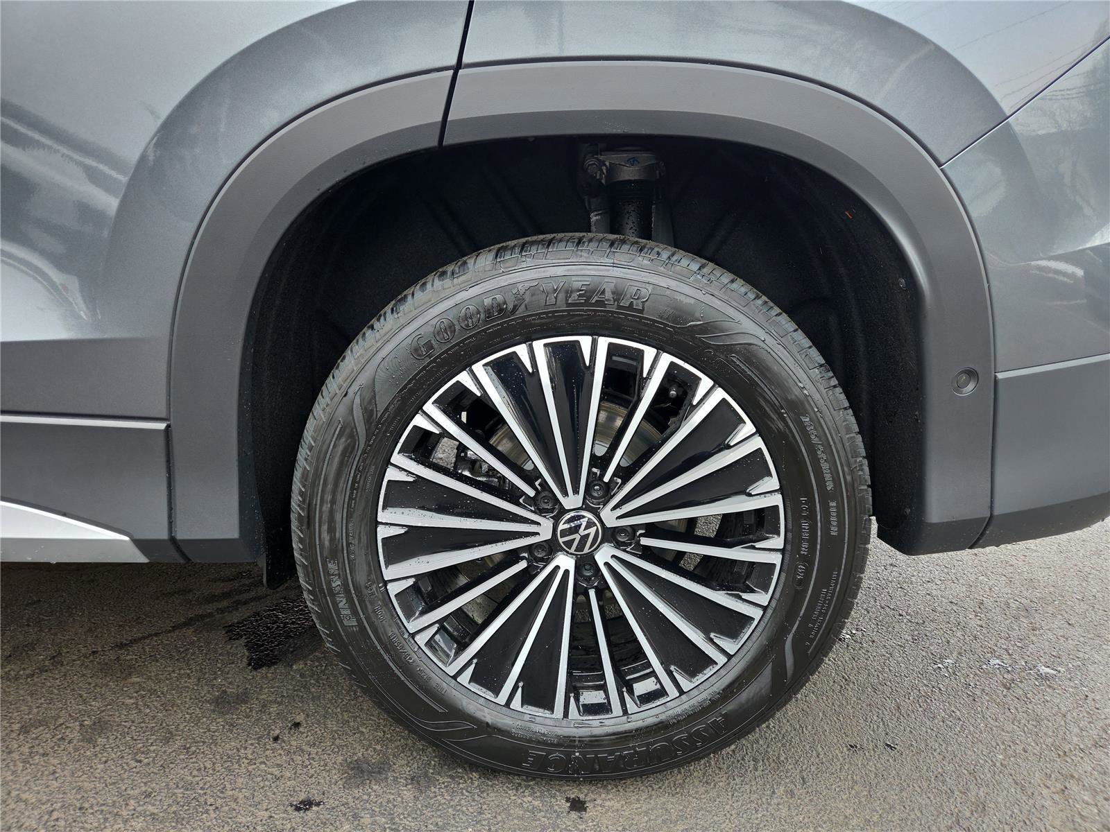 New 2026 Volkswagen Tiguan S image 10