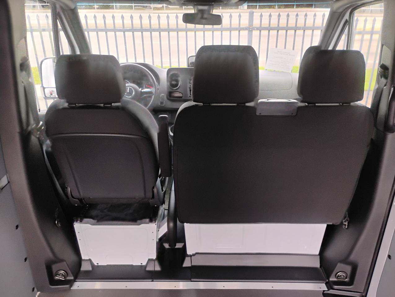 Used 2025 Mercedes-Benz Sprinter 2500 image 94