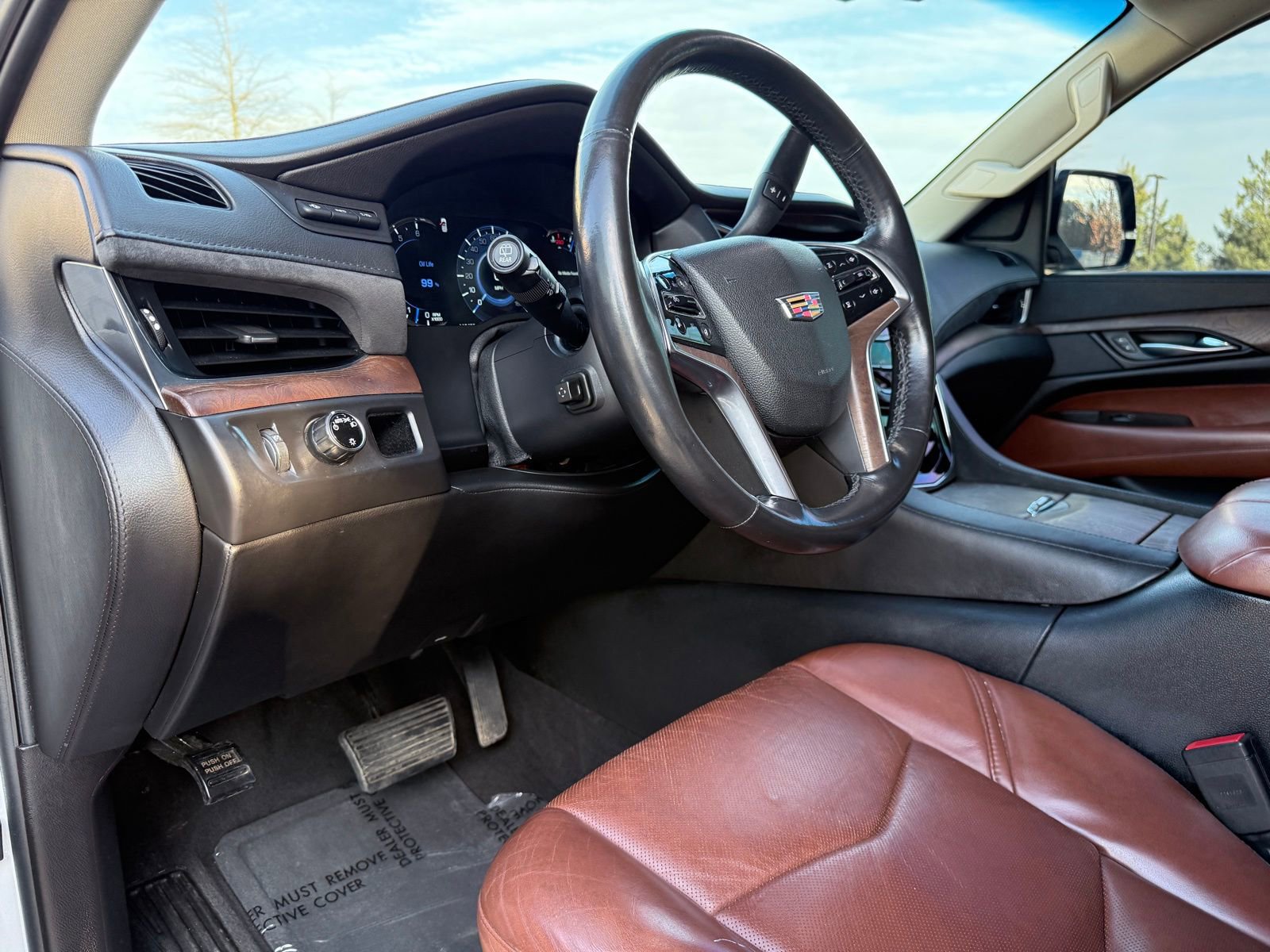 Used 2016 Cadillac Escalade Luxury image 21