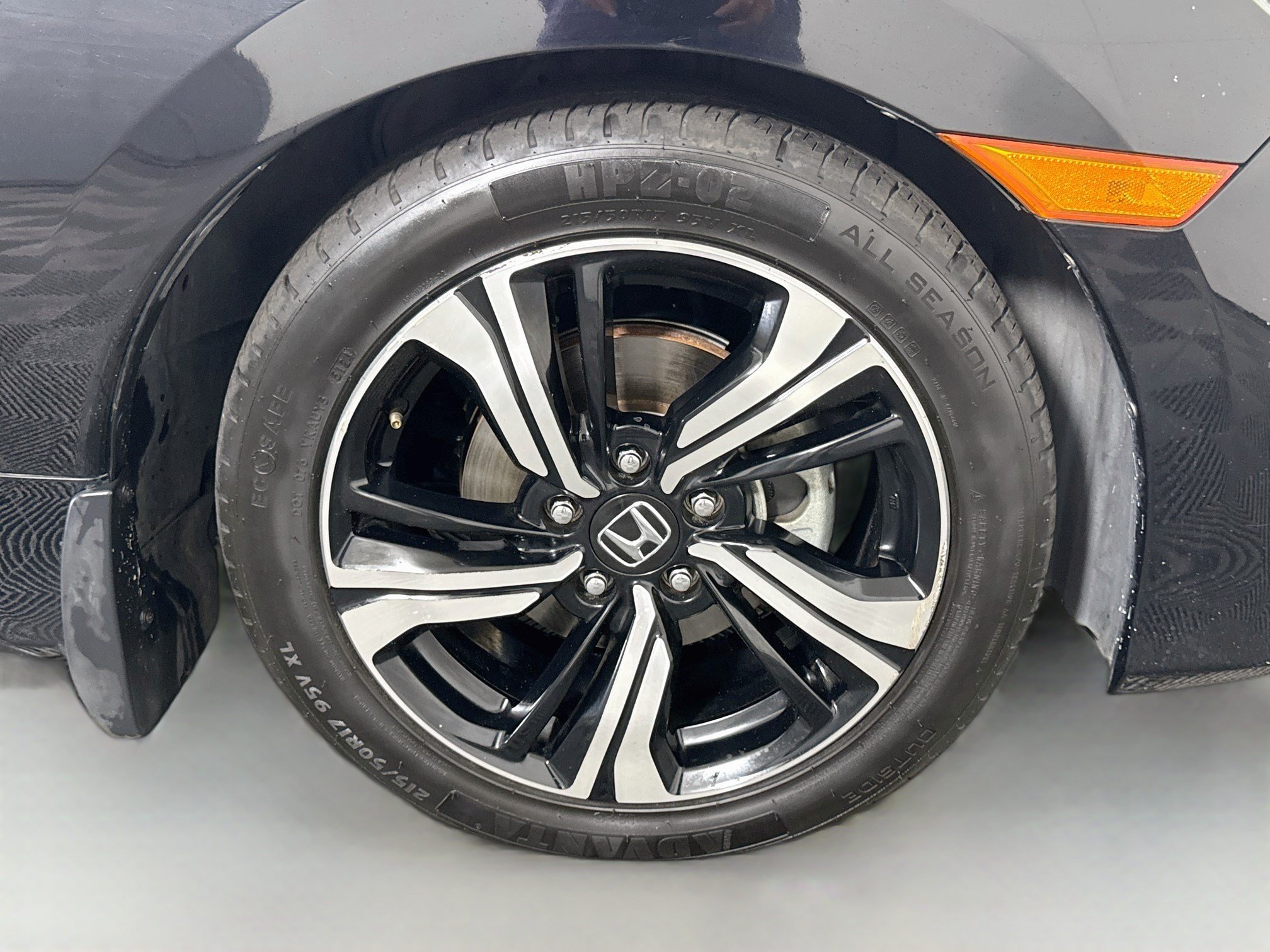 Used 2016 Honda Civic Touring image 32