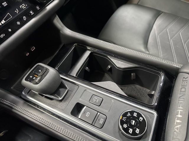 Used 2025 Nissan Pathfinder Platinum AWD/4WD image 24