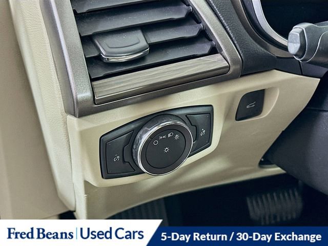 Used 2019 Ford Fusion SEL image 11