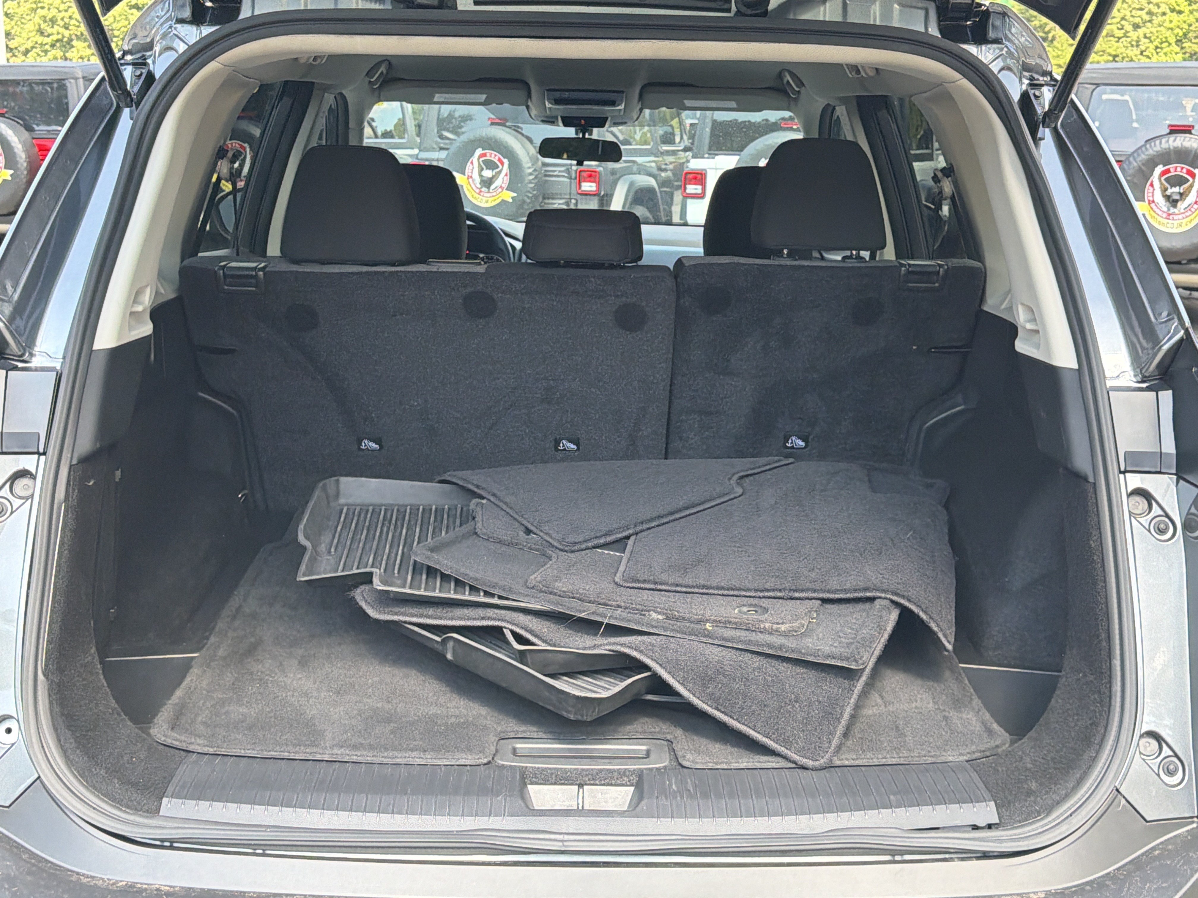Used 2023 Nissan Rogue SV FWD image 18