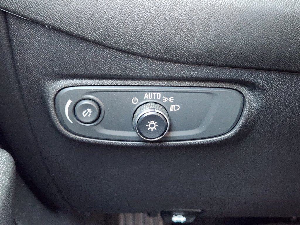 Used 2023 Chevrolet Equinox LT w/ LPO, Floor Liner Package AWD/4WD image 22
