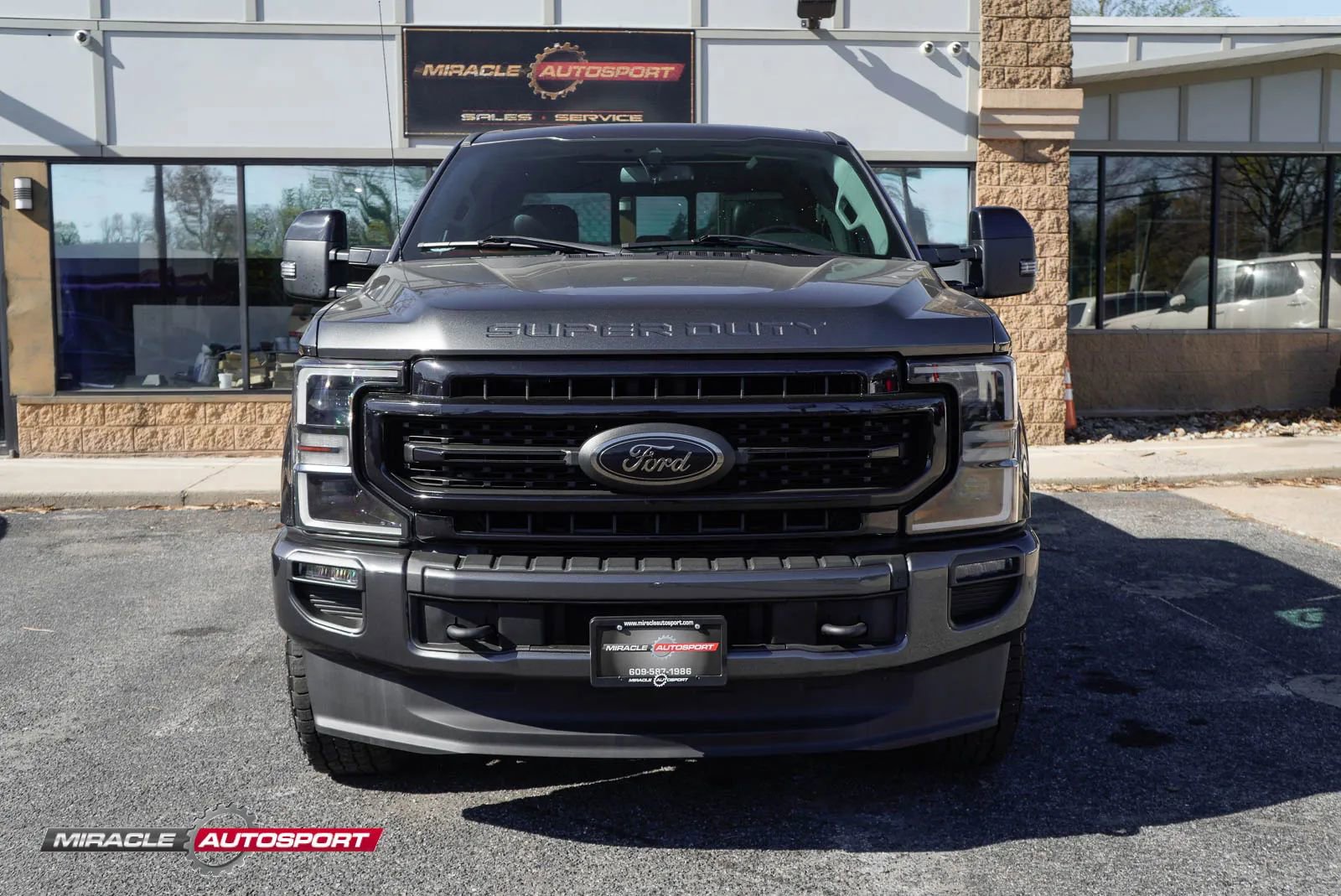 Used 2020 Ford F350 Lariat image 2