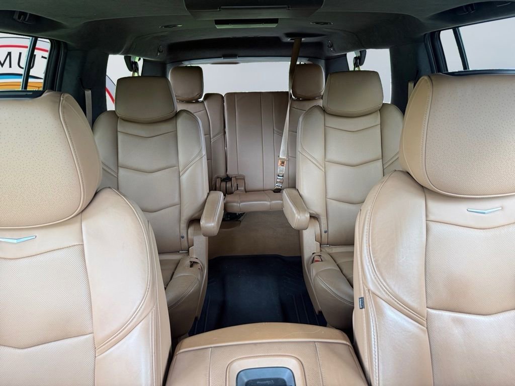 Used 2017 Cadillac Escalade ESV Platinum RWD image 28