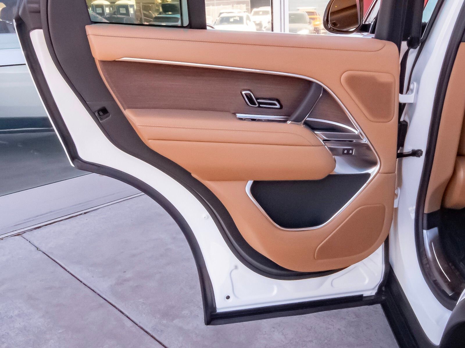 New 2025 Land Rover Range Rover SE image 42