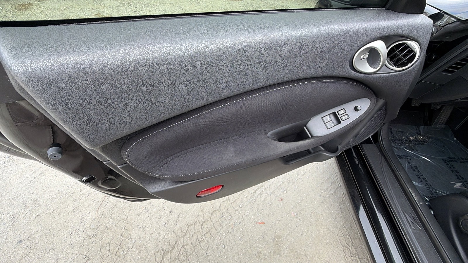 Used 2017 Nissan 370Z Coupe image 14