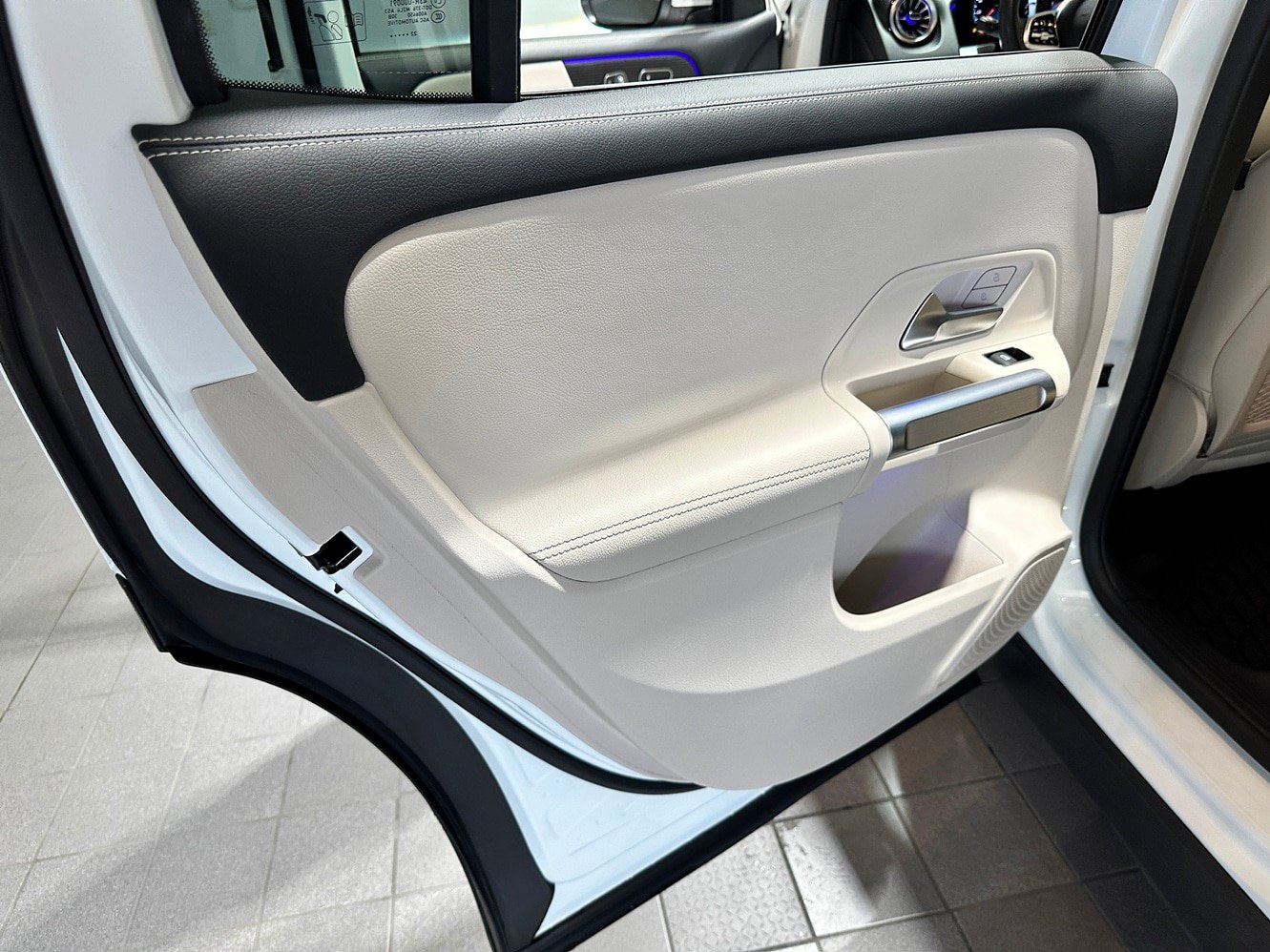 Certified 2023 Mercedes-Benz GLB 250 4MATIC image 30