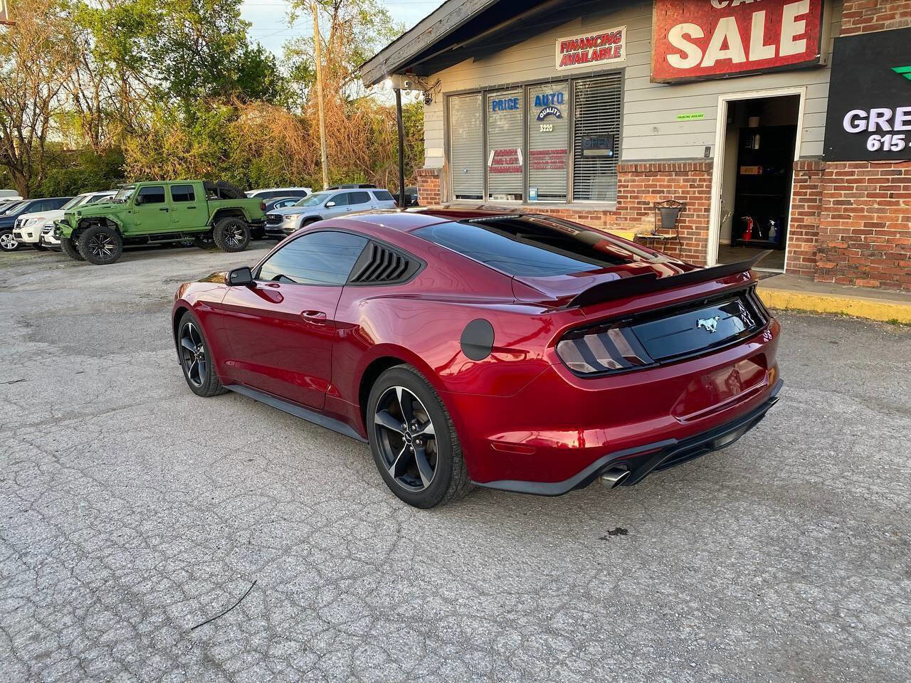 Used 2018 Ford Mustang Coupe RWD image 3