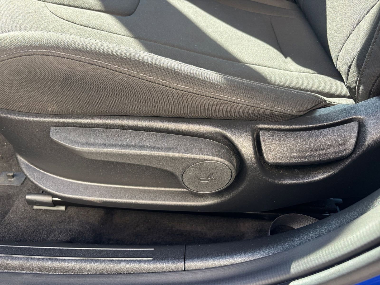 Used 2025 Hyundai Elantra SEL image 23