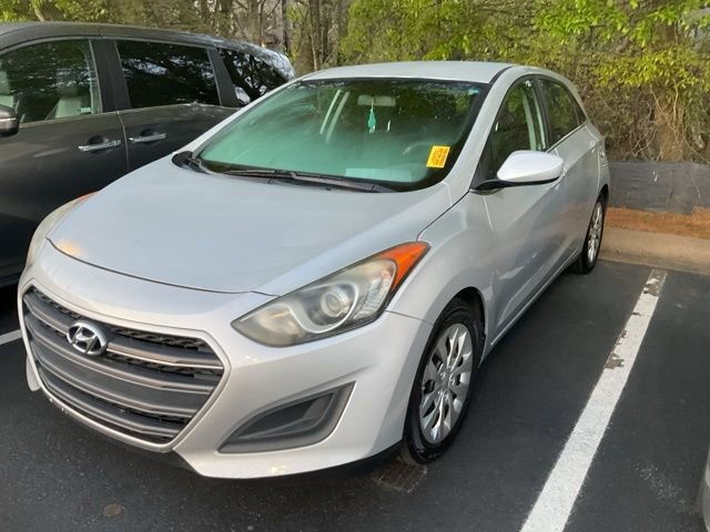 Used 2017 Hyundai Elantra GT image 11