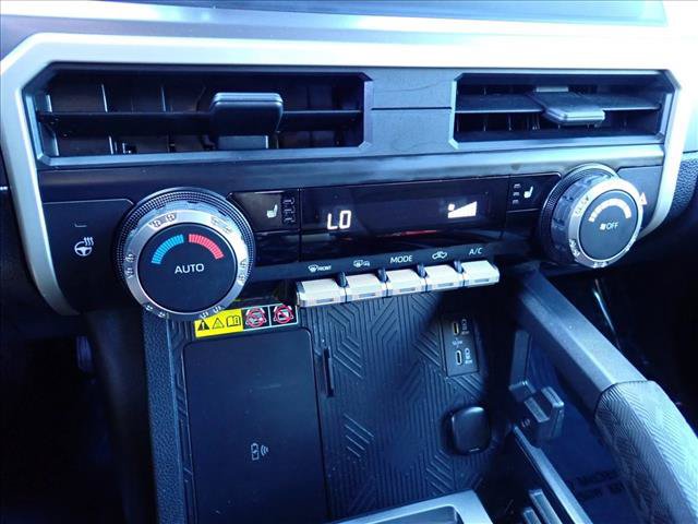 Certified 2025 Toyota Tacoma SR5 AWD/4WD image 19