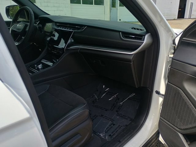 Certified 2023 Jeep Grand Cherokee Altitude AWD/4WD image 14