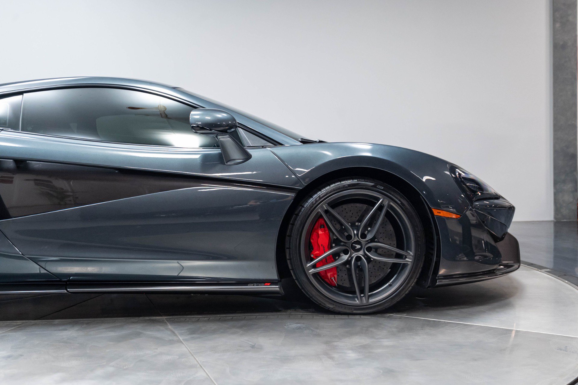 Used 2019 McLaren 570S Coupe RWD image 27