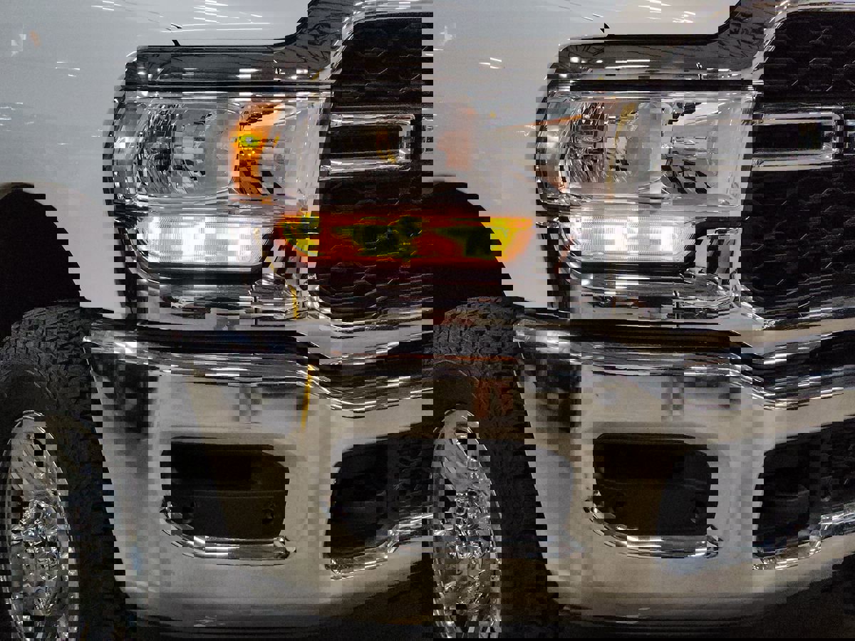 Used 2023 RAM 3500 Tradesman w/ Chrome Appearance Group image 12