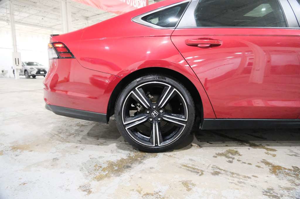 Used 2023 Honda Accord Sport image 12