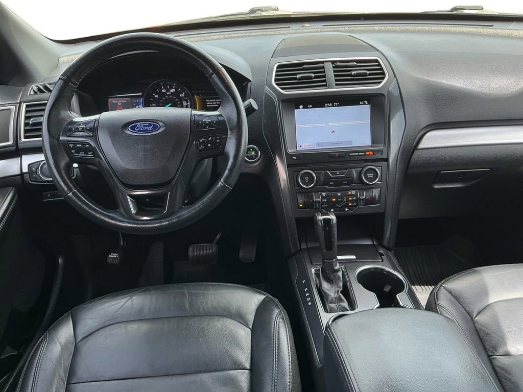 Used 2017 Ford Explorer XLT w/ Equipment Group 202A image 17
