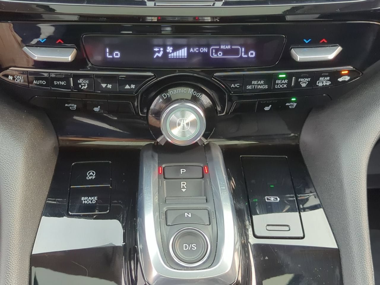 Used 2024 Acura MDX SH-AWD image 17