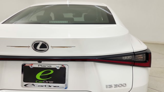Used 2024 Lexus IS 300 w/ Premium Package RWD image 26