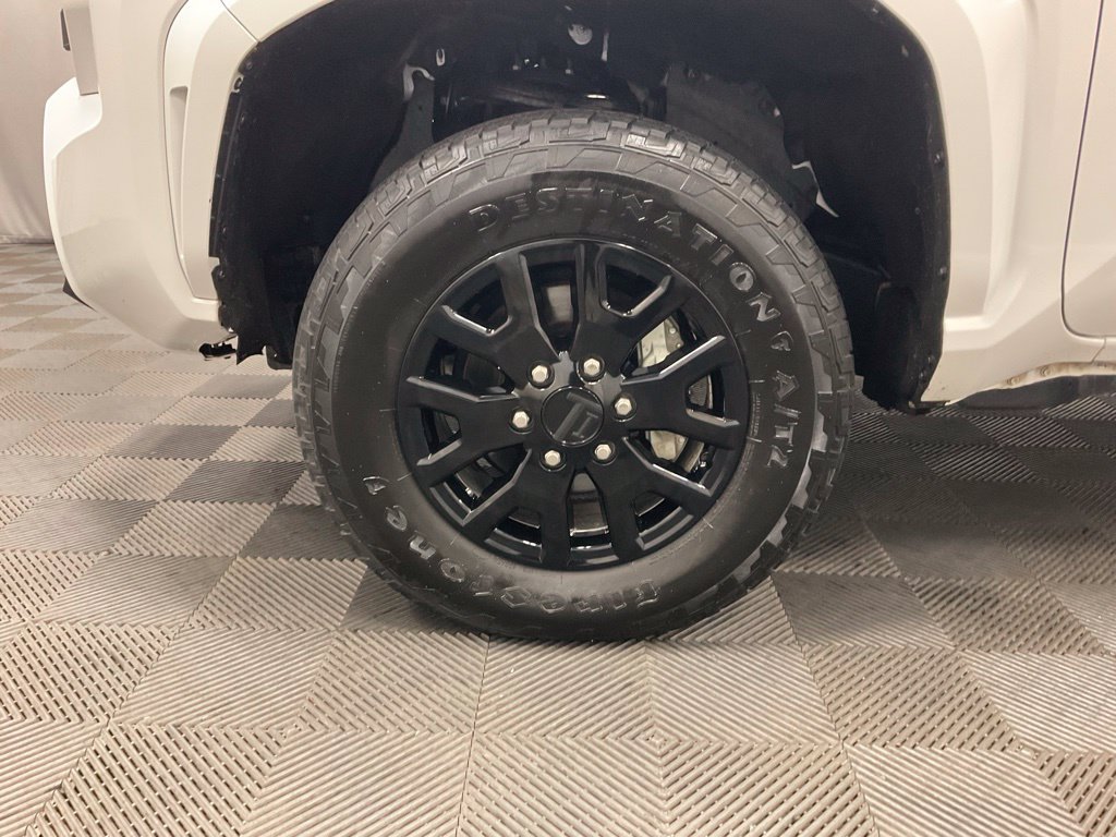 Used 2025 Toyota Tacoma SR5 AWD/4WD image 8