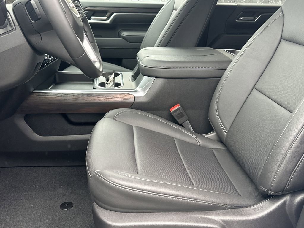 Used 2025 GMC Sierra 2500 SLT w/ SLT Premium Package image 14