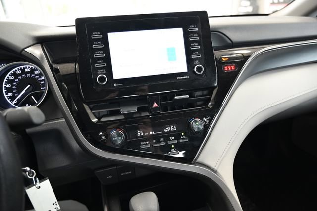 Used 2022 Toyota Camry LE AWD/4WD image 15
