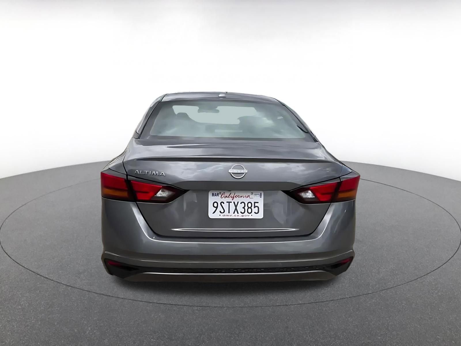 Used 2025 Nissan Altima 2.5 SV FWD image 12