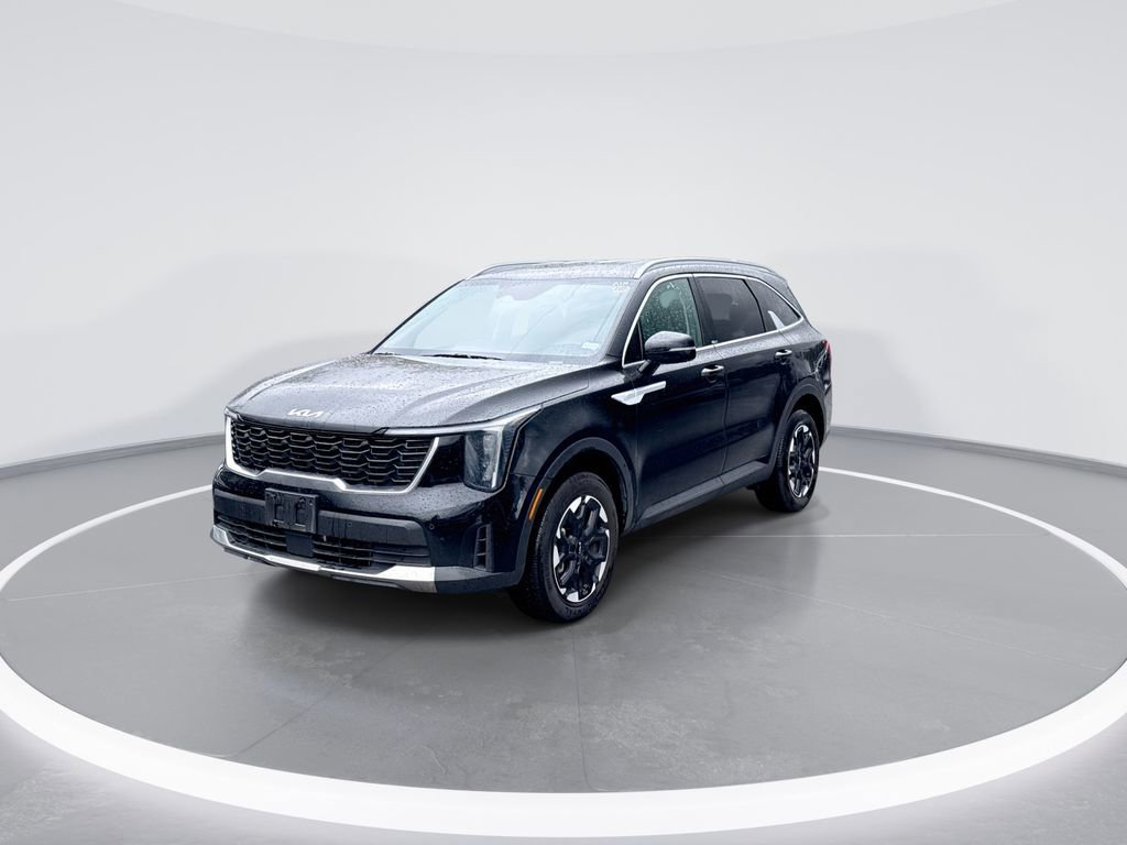 Used 2024 Kia Sorento S image 3