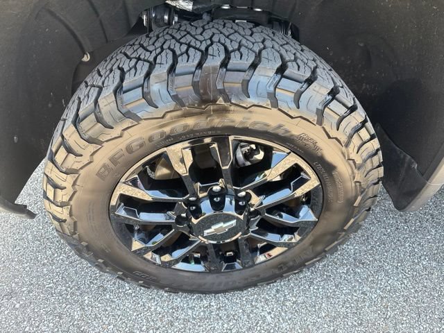 Used 2025 Chevrolet Silverado 2500 LT w/ Trail Boss Package AWD/4WD image 13
