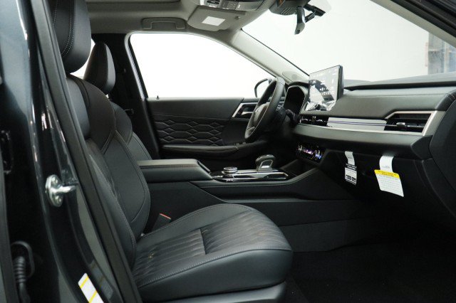 New 2026 Mitsubishi Outlander SEL FWD image 17