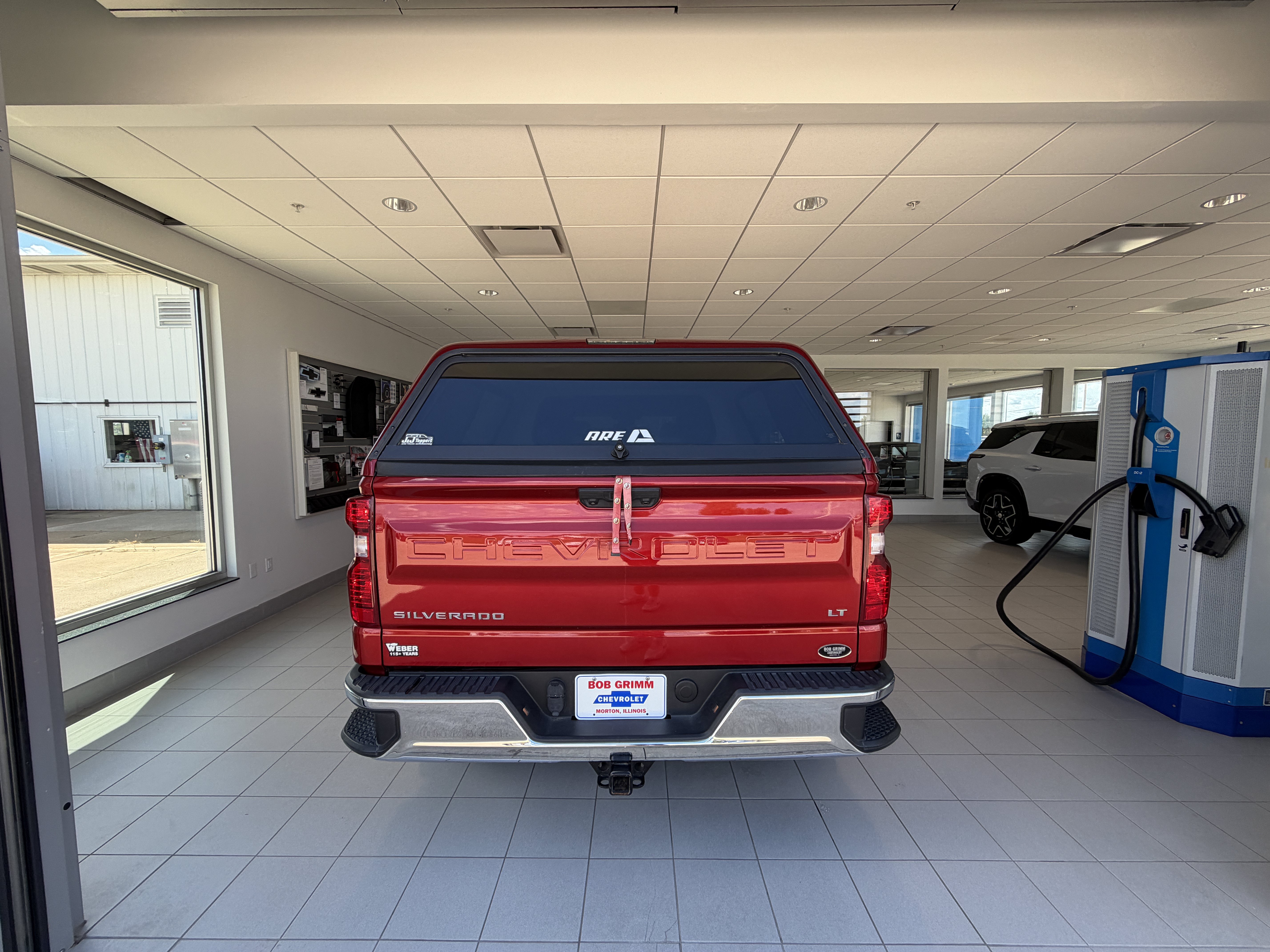 Used 2023 Chevrolet Silverado 1500 LT AWD/4WD image 8