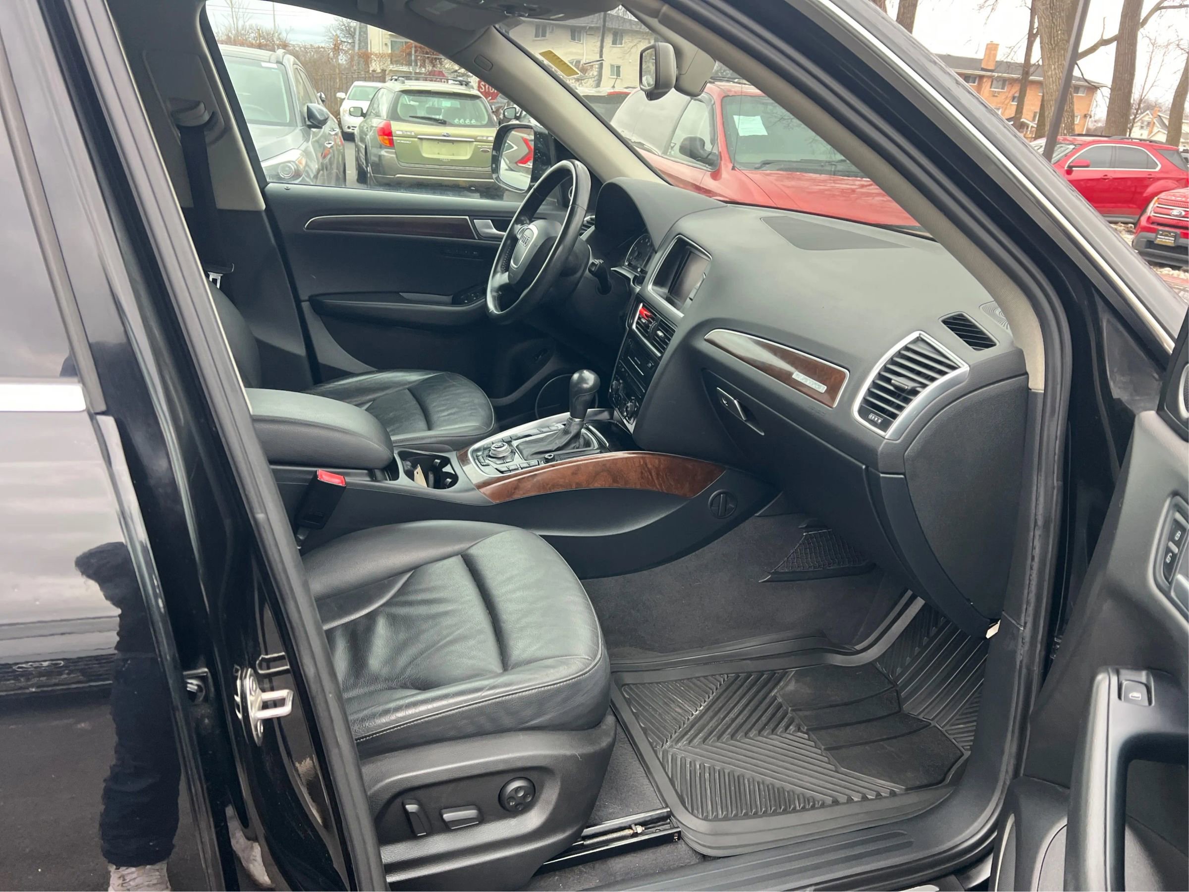 Used 2011 Audi Q5 3.2 Premium Plus w/ Audi MMI Navigation Plus Pkg image 25