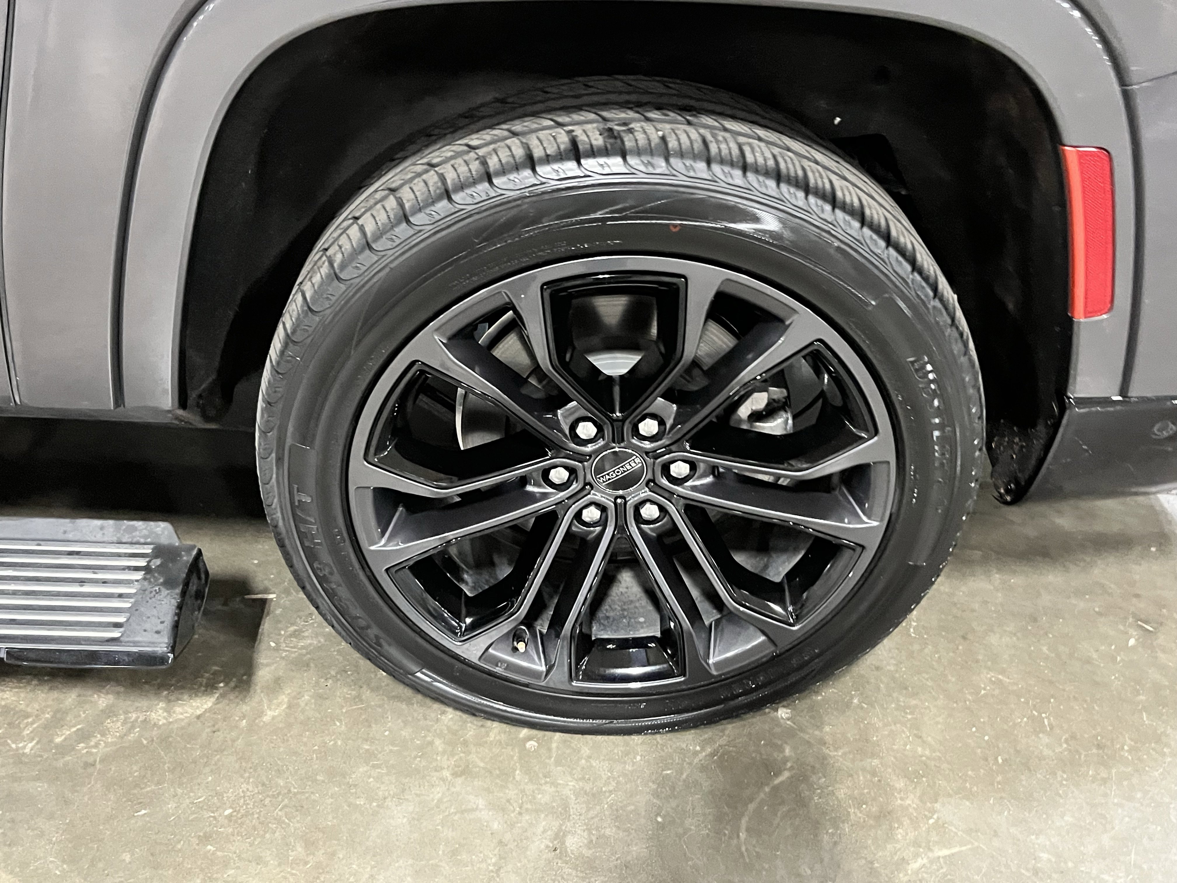 Used 2024 Jeep Grand Wagoneer L Series II w/ Quick Order Packagew 28T image 25