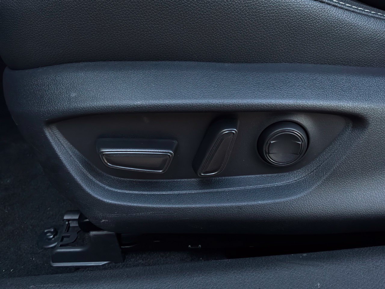 Used 2026 Toyota Camry SE FWD image 11