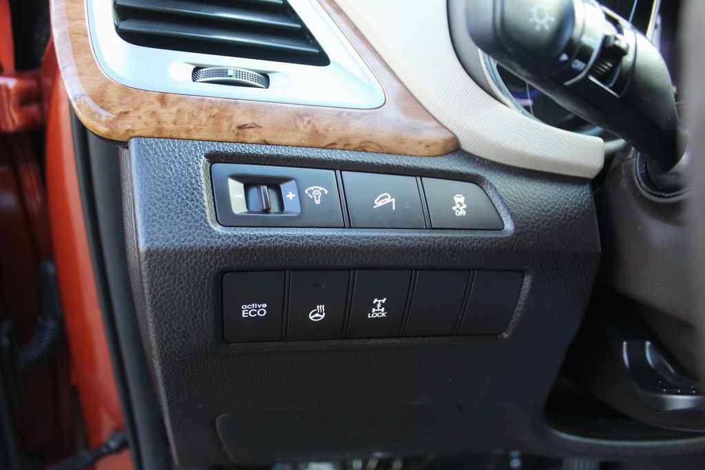 Used 2013 Hyundai Santa Fe Sport w/ Technology Pkg AWD/4WD image 13
