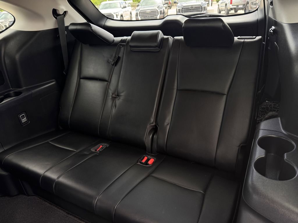 Used 2023 Toyota Highlander XLE image 31