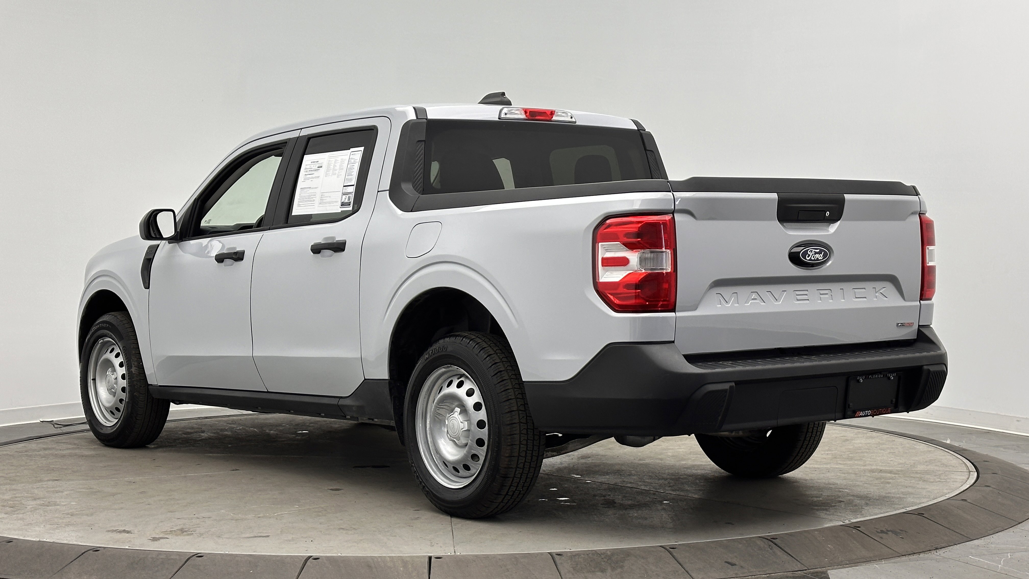 Used 2025 Ford Maverick XL FWD image 4
