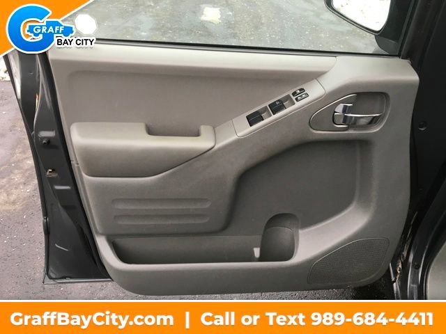 Used 2015 Nissan Frontier SL image 9