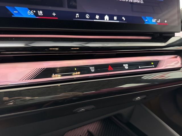Used 2025 BMW i5 xDrive40 w/ Premium Package image 27